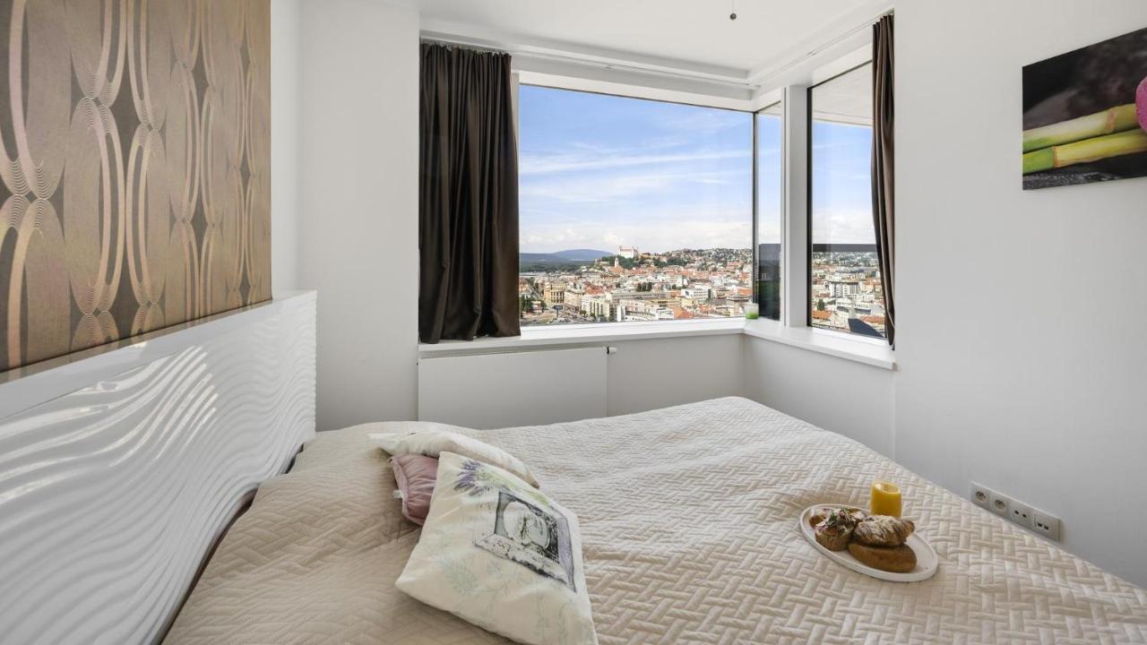 Apartamento Panorama - Sunset And Castle View, 22Nd Floor, Garage, Ac Bratislava Exterior foto