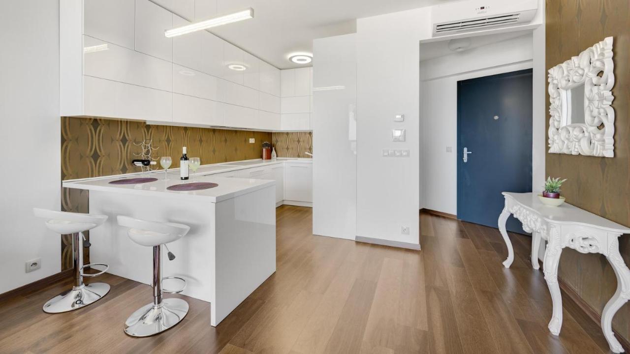 Apartamento Panorama - Sunset And Castle View, 22Nd Floor, Garage, Ac Bratislava Exterior foto