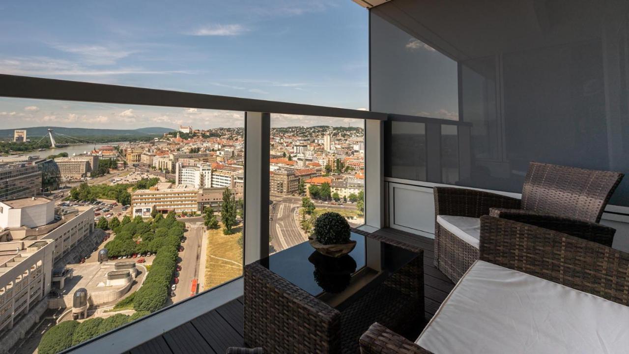 Apartamento Panorama - Sunset And Castle View, 22Nd Floor, Garage, Ac Bratislava Exterior foto
